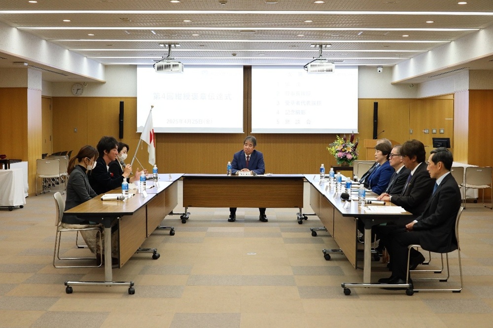 懇談会のもようの画像