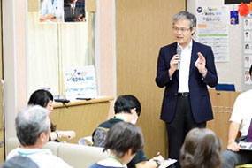 「プレシジョン・メディシン」について解説する希少がんセンター長　川井 章